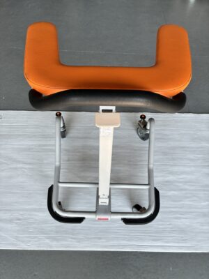 【中古品】 アルコーSK（非課税）歩行車 歩行器 馬蹄型 肘置き 星光医療器製作所 - 画像 (5)