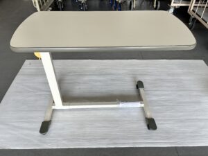 【中古品】サイドテーブル　KF-282